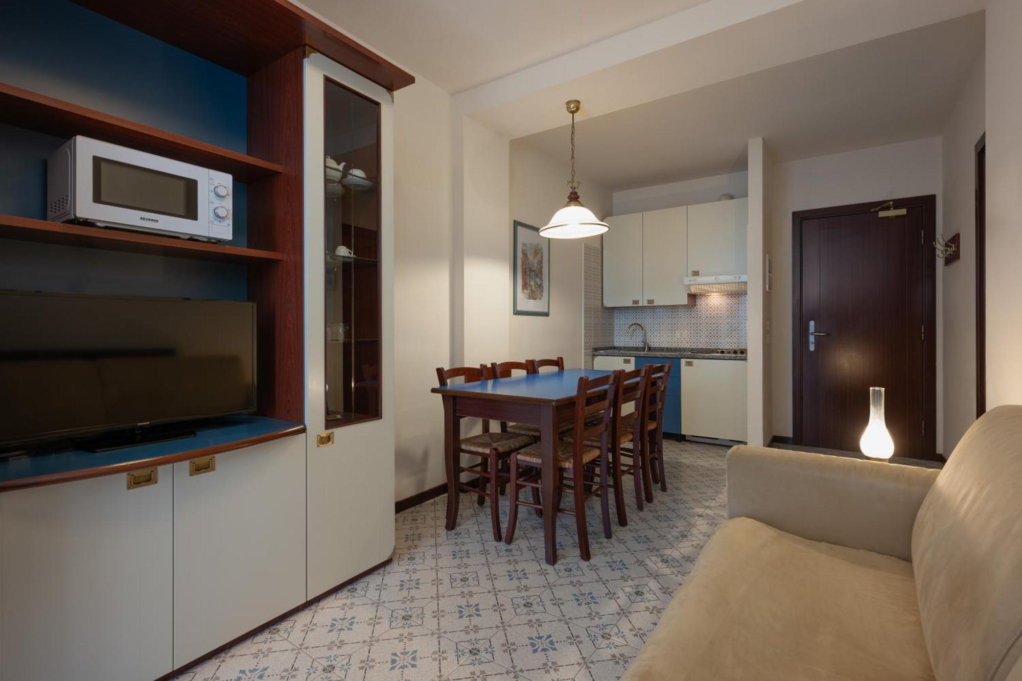 Two-Bedroom Apartment,1743342699:JPEG